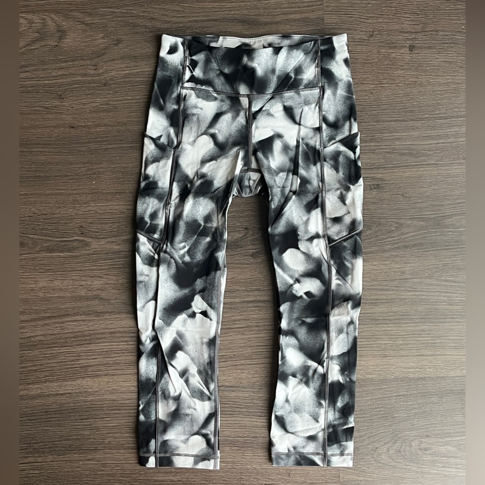 LULULEMON Crop